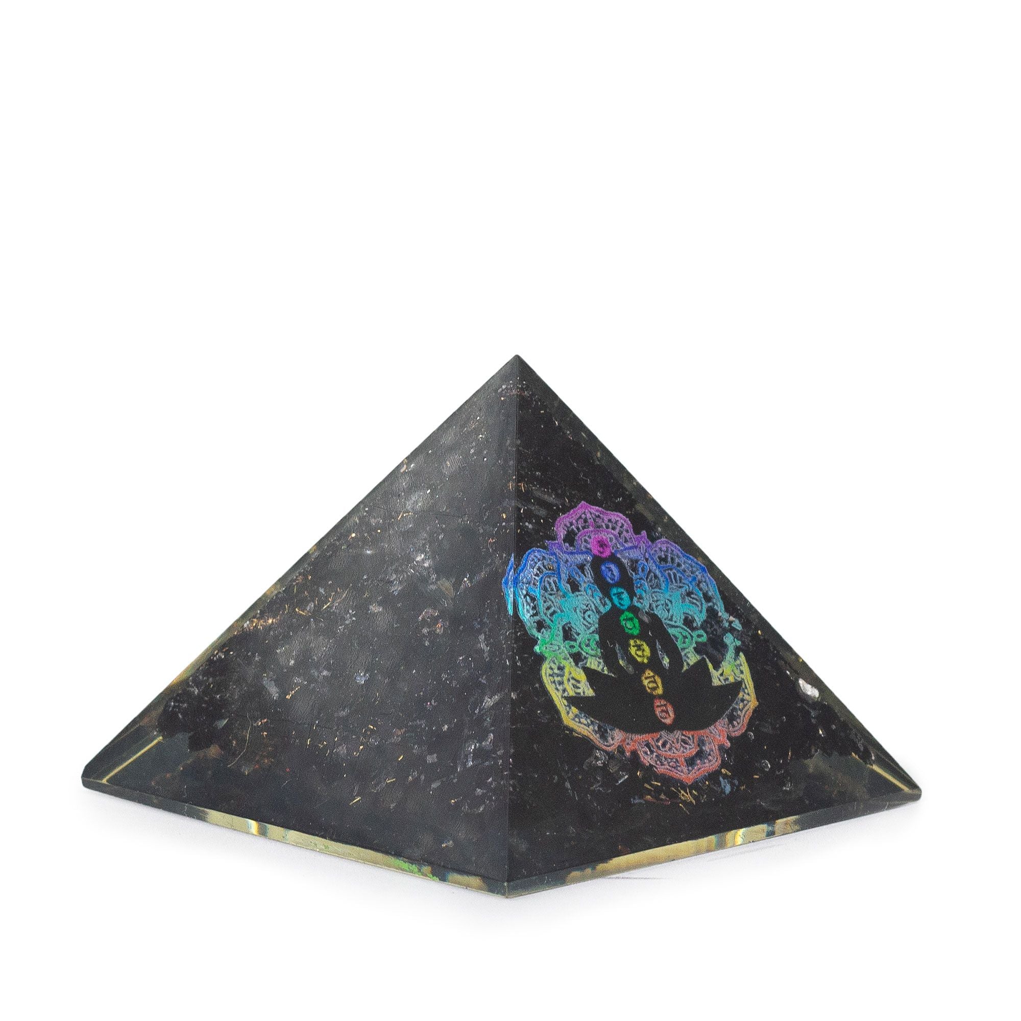 Pequeñas pirámides de orgonita 5.5x4.5cm - Chakra de Buda - Chips de turmalina negra