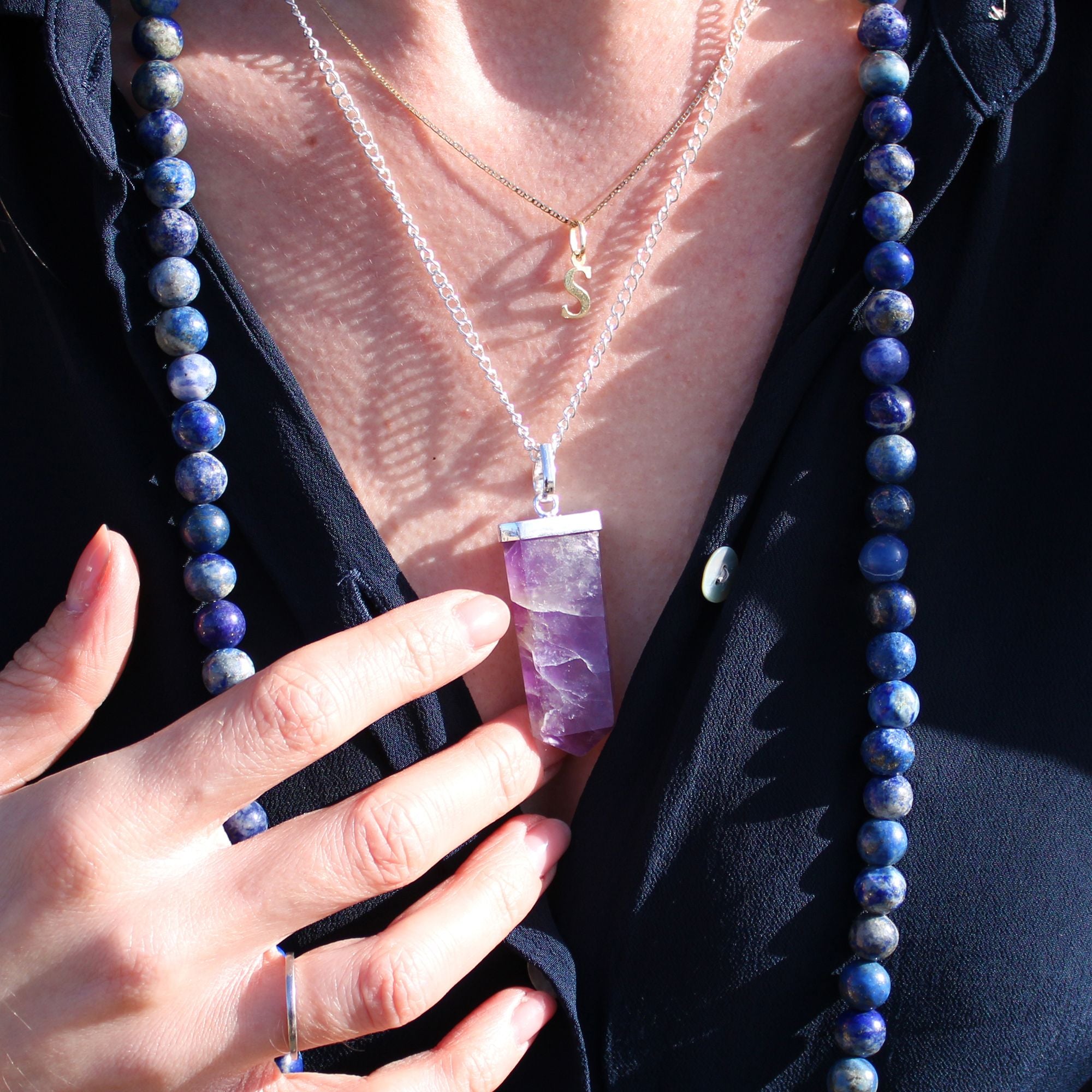 Colgante plano con piedras preciosas - Amatista